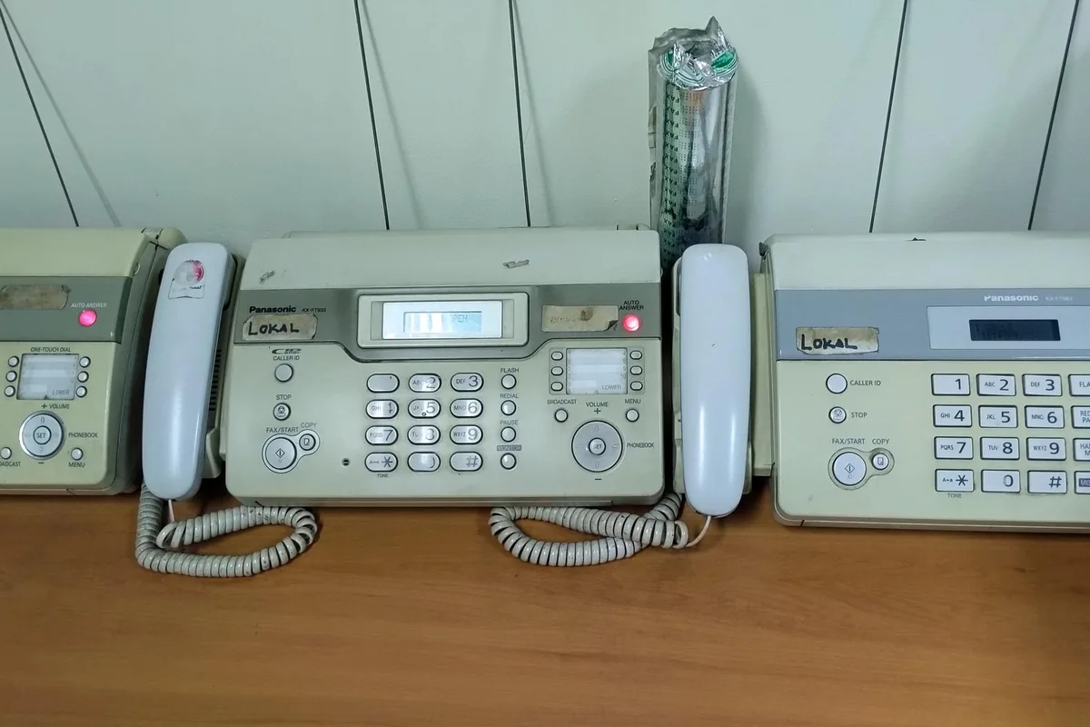 Telefon mit Anrufbeantworter – Anrufbeantworter-Ansage für Unternehmen