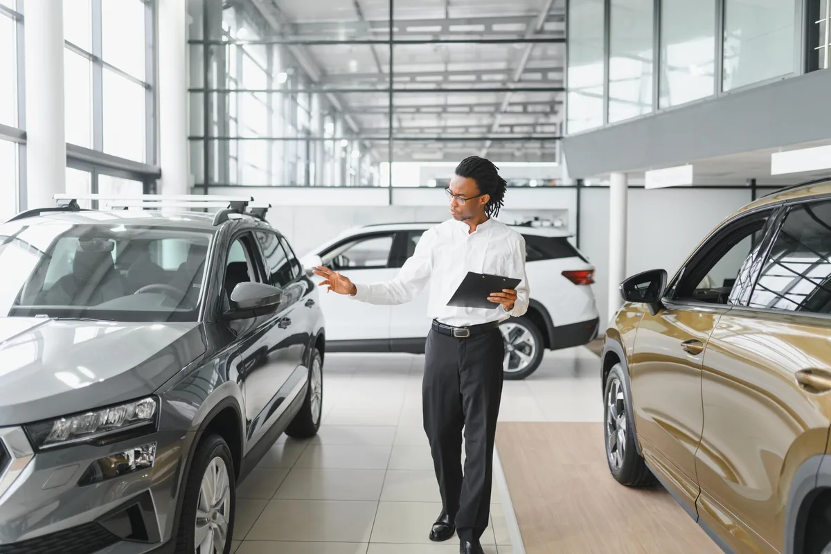 Autohaus-Ausstellungsraum – Telefonansage für Autohaus und Werkstatt
